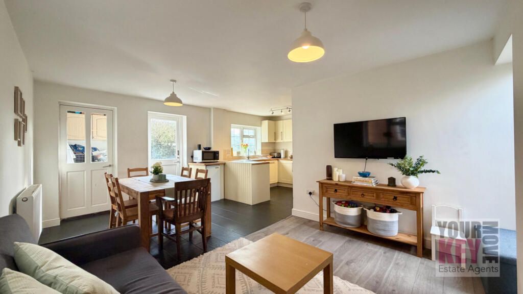 Property photo 2 of 40