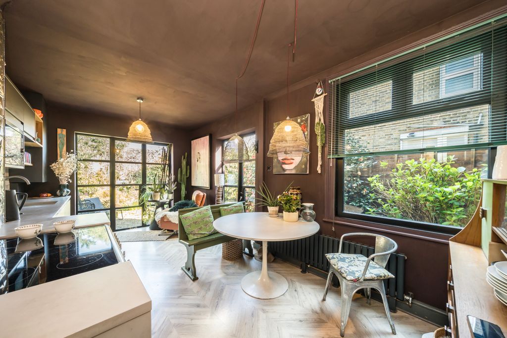 Property photo 3 of 11 Picture No. 06