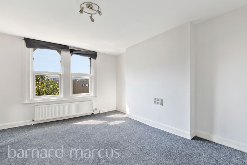 Property photo 1 of 8 Image