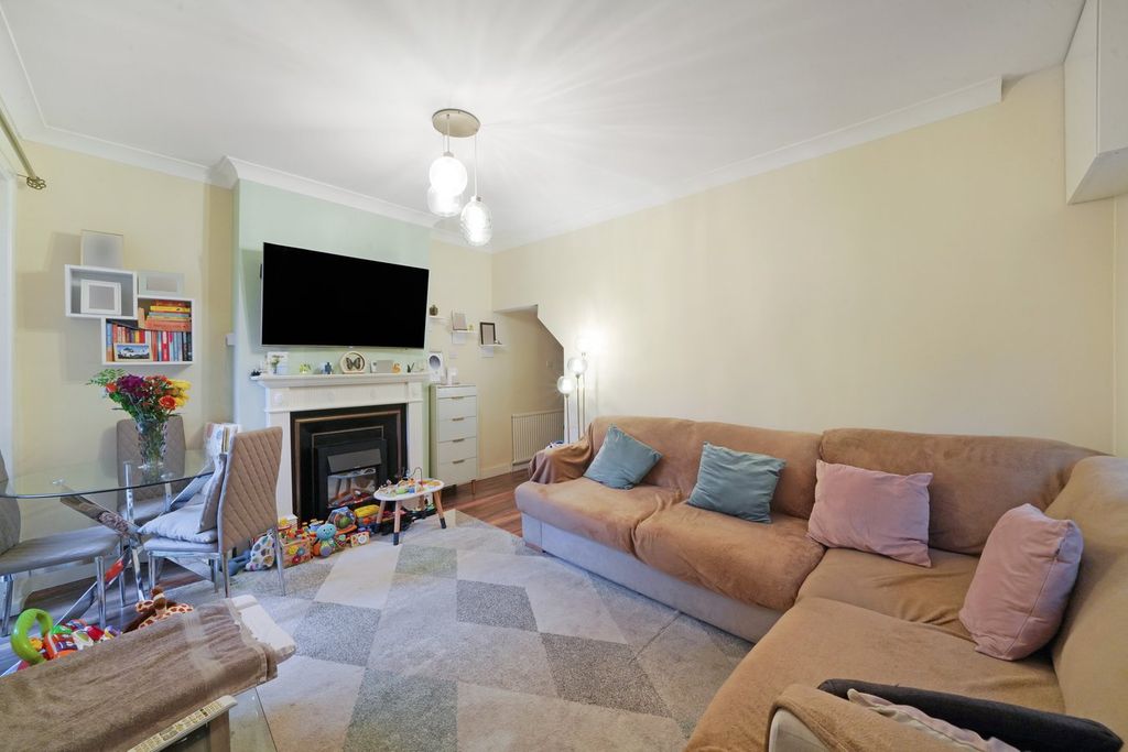 Property photo 3 of 15