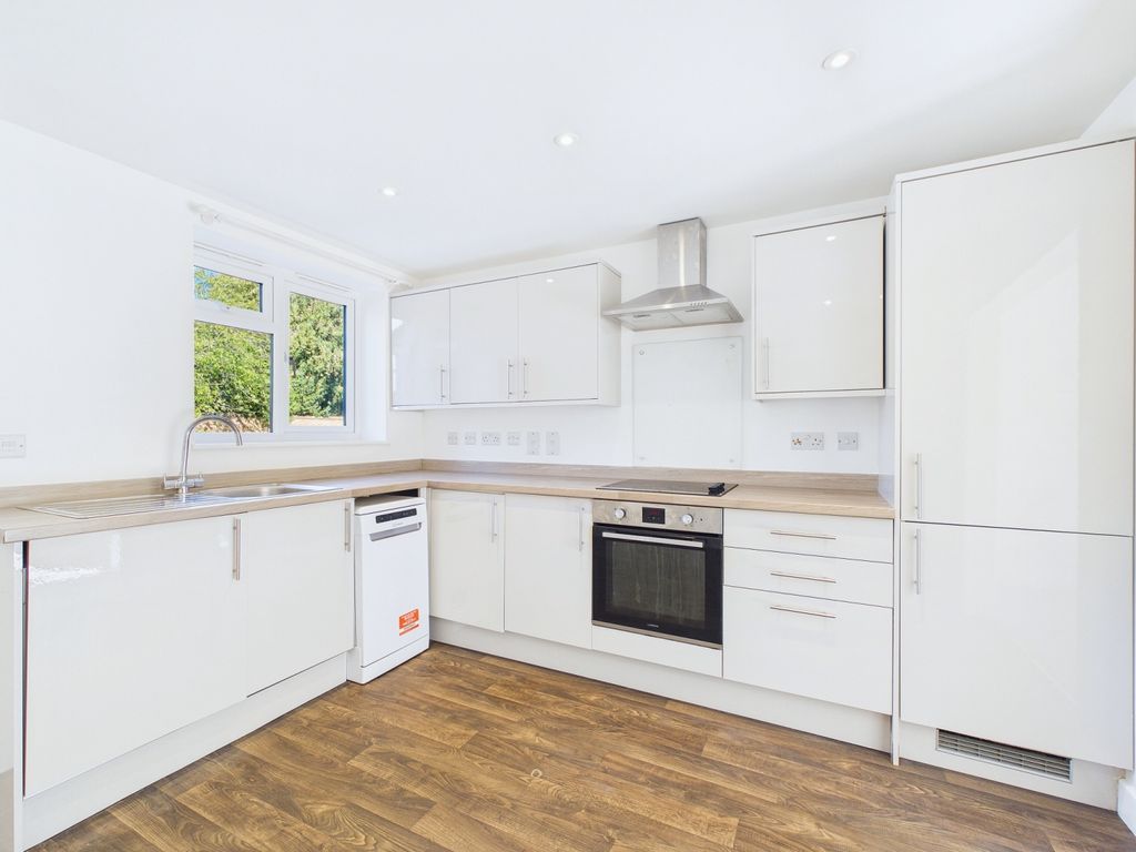 Property photo 3 of 8 Cam01909G0-Pr0563-Still003