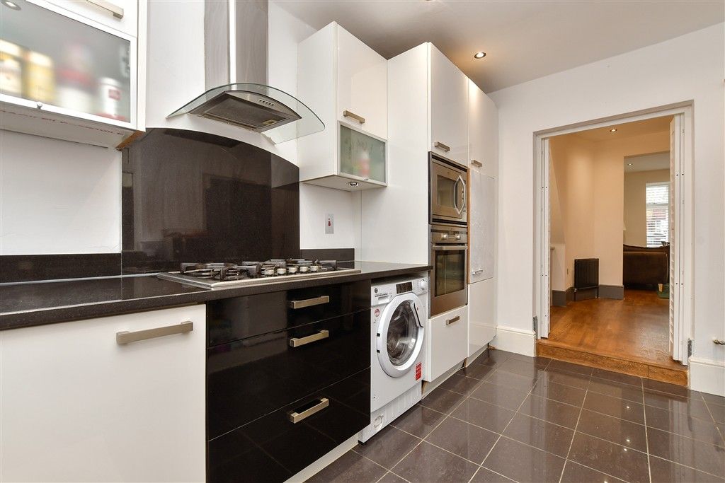 Property photo 1 of 11 Kitchen