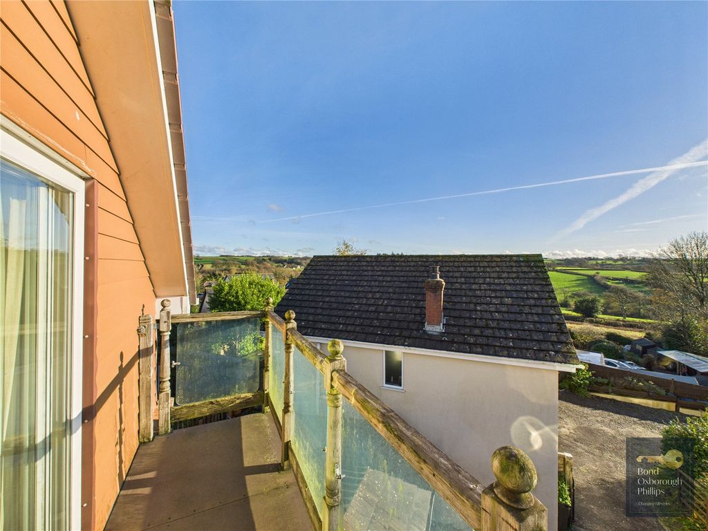 Property photo 2 of 29 Picture No. 56