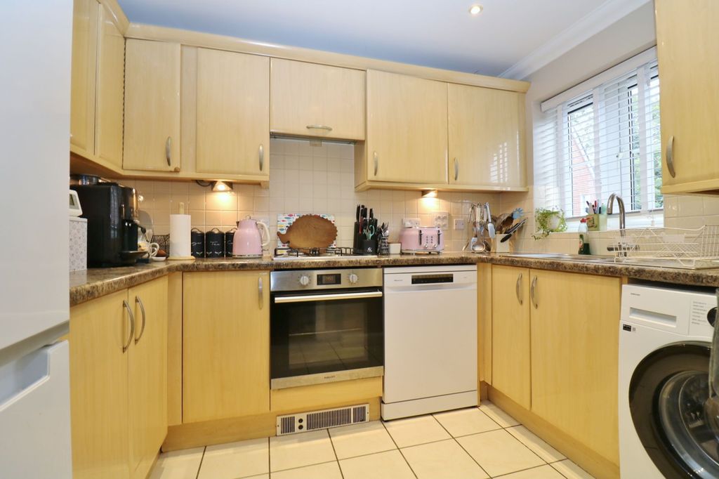 Property photo 3 of 20