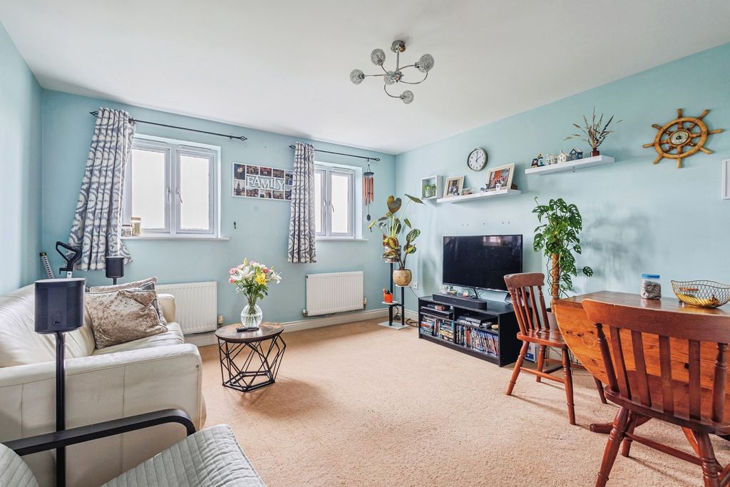 Property photo 2 of 11 Photo