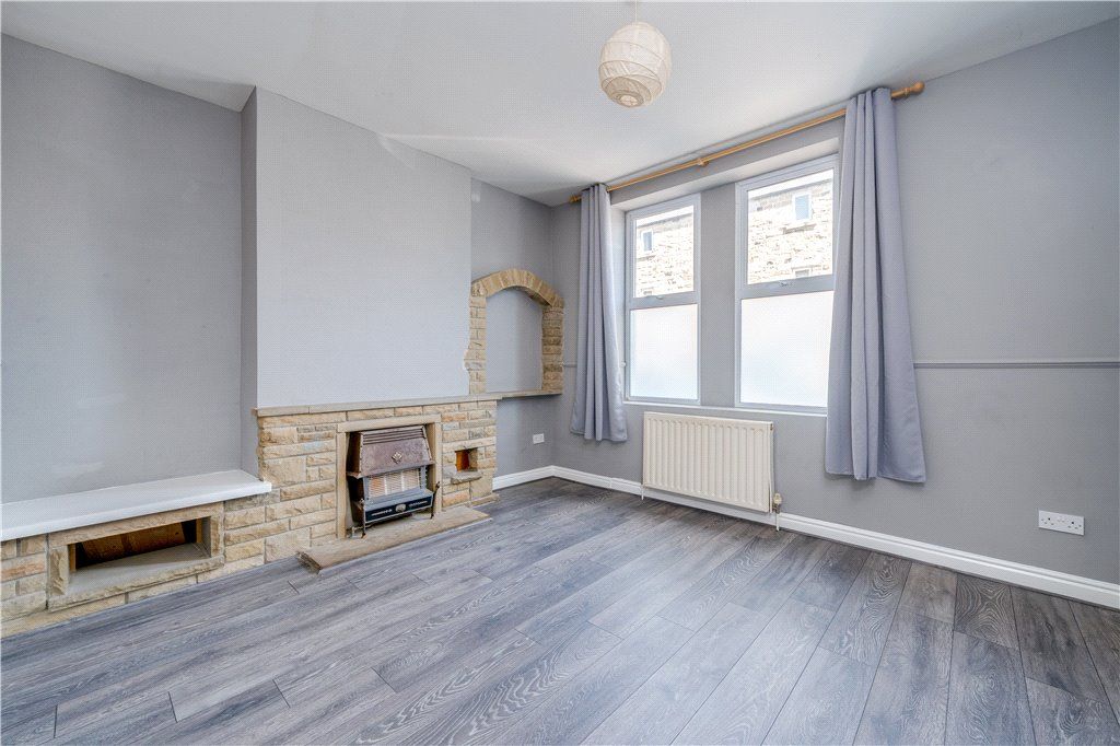 Property photo 3 of 14 Sitting Room