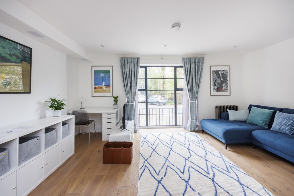 Property photo 1 of 18 Swanne-House-011