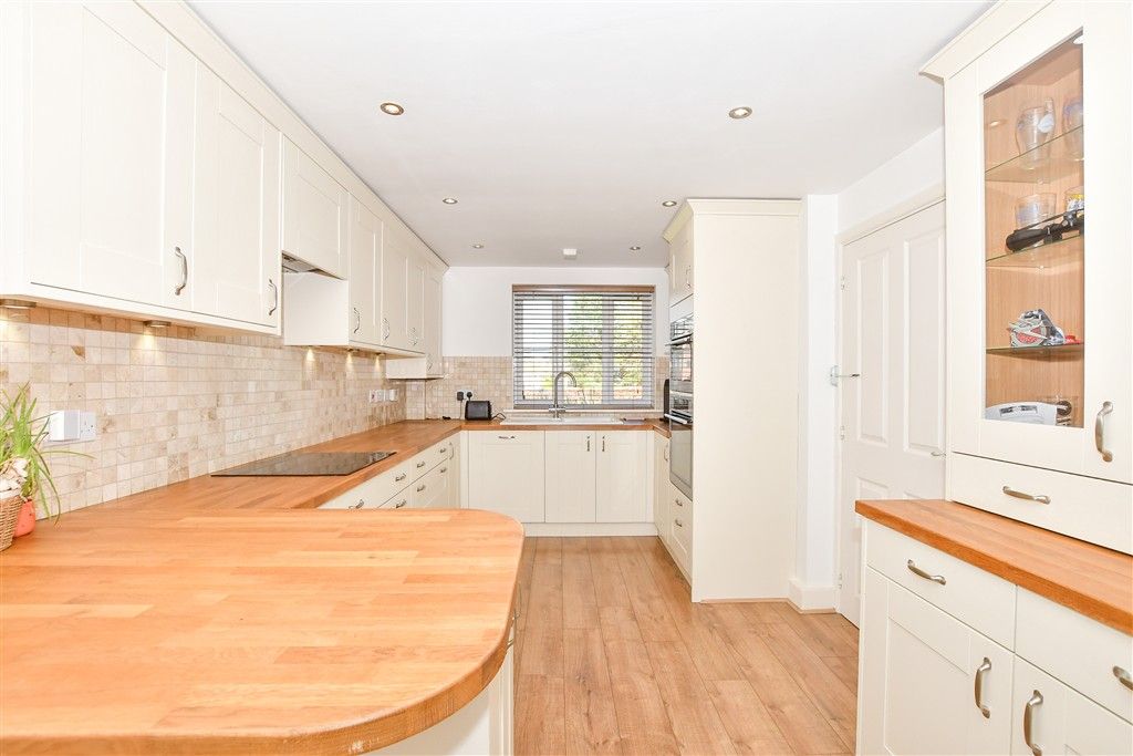 Property photo 3 of 13 Kitchen