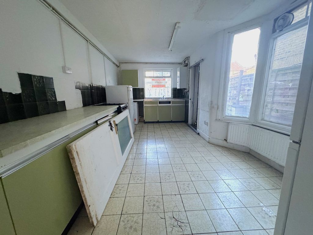 Property photo 2 of 23