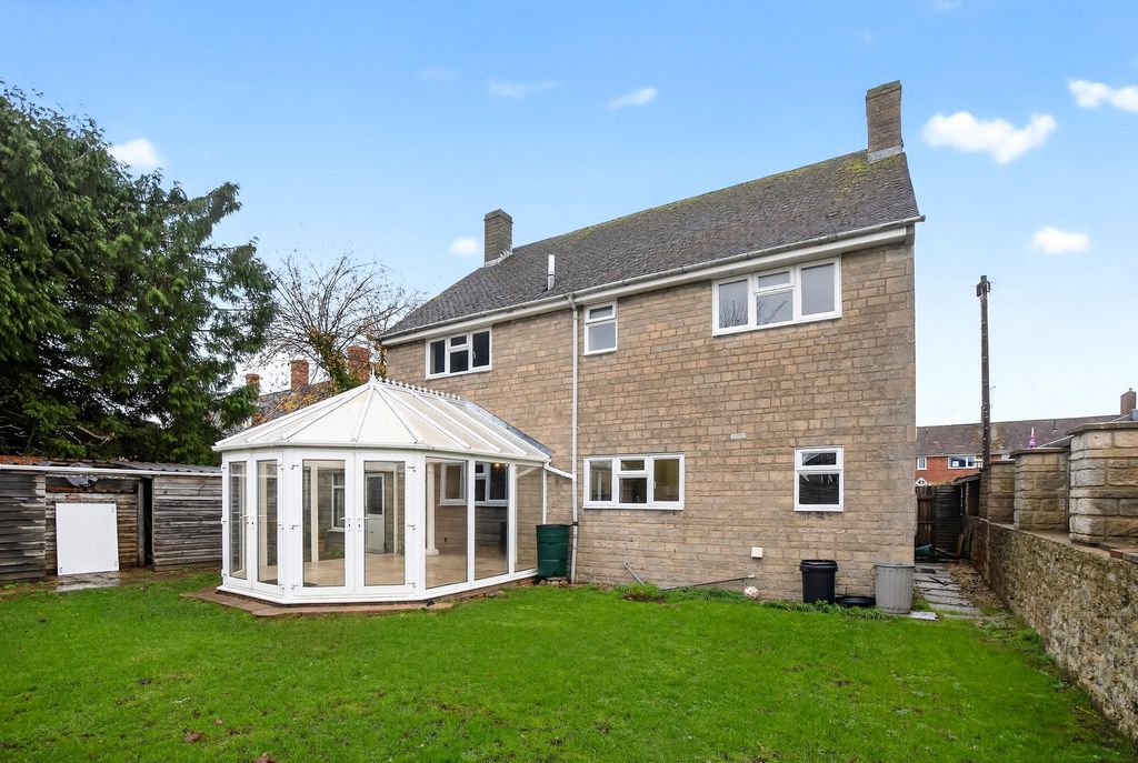 Property photo 2 of 20