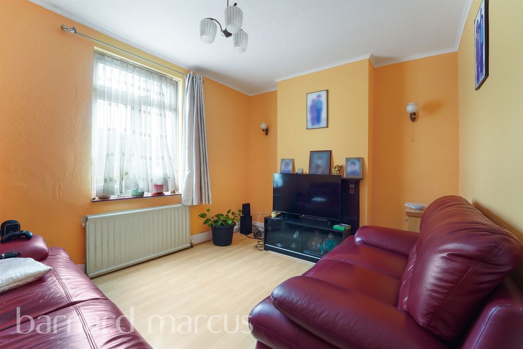 Property photo 2 of 9