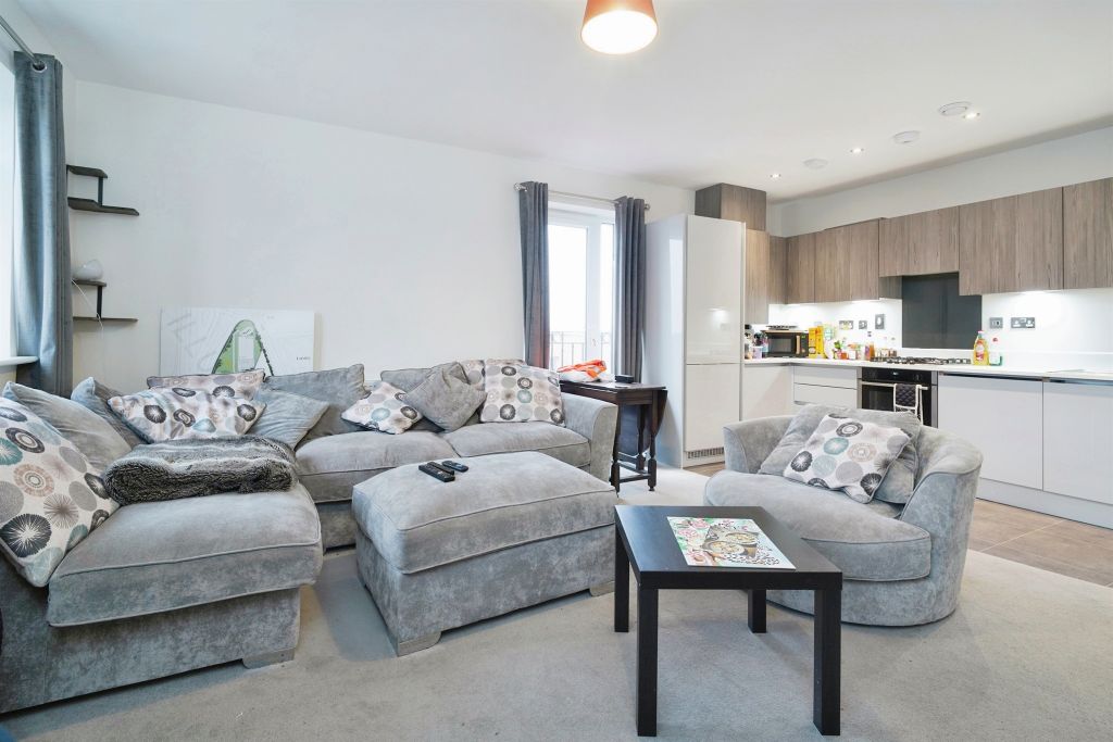 Property photo 2 of 17