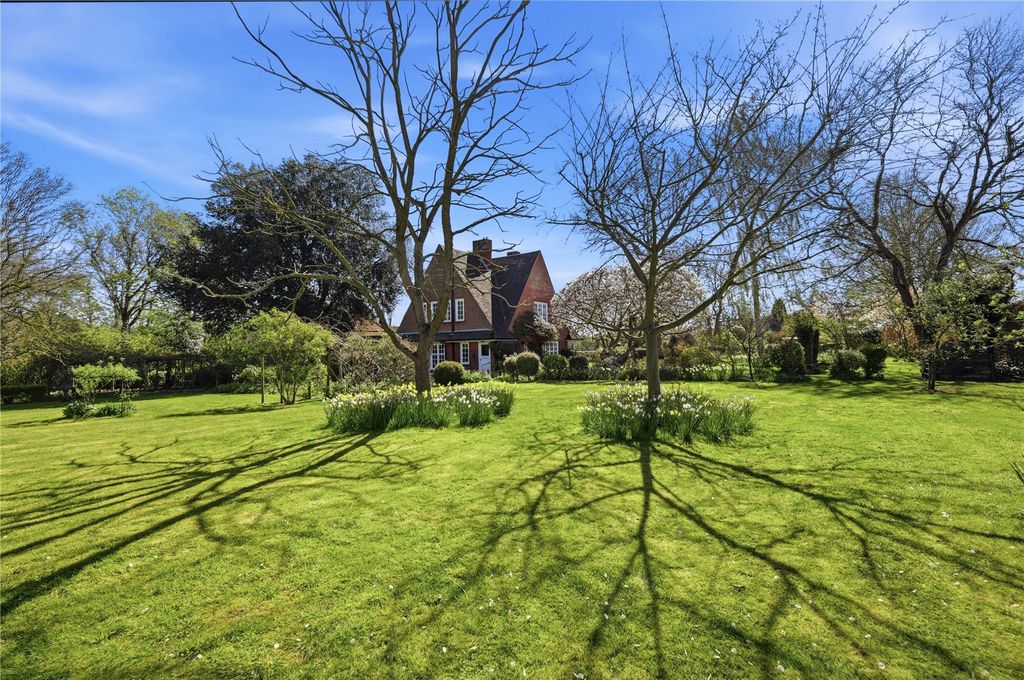 Property photo 2 of 22 Gardens