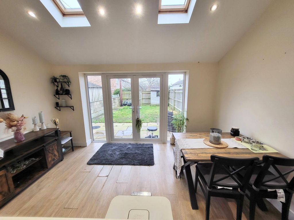Property photo 3 of 12 Kitchen Dining Room
