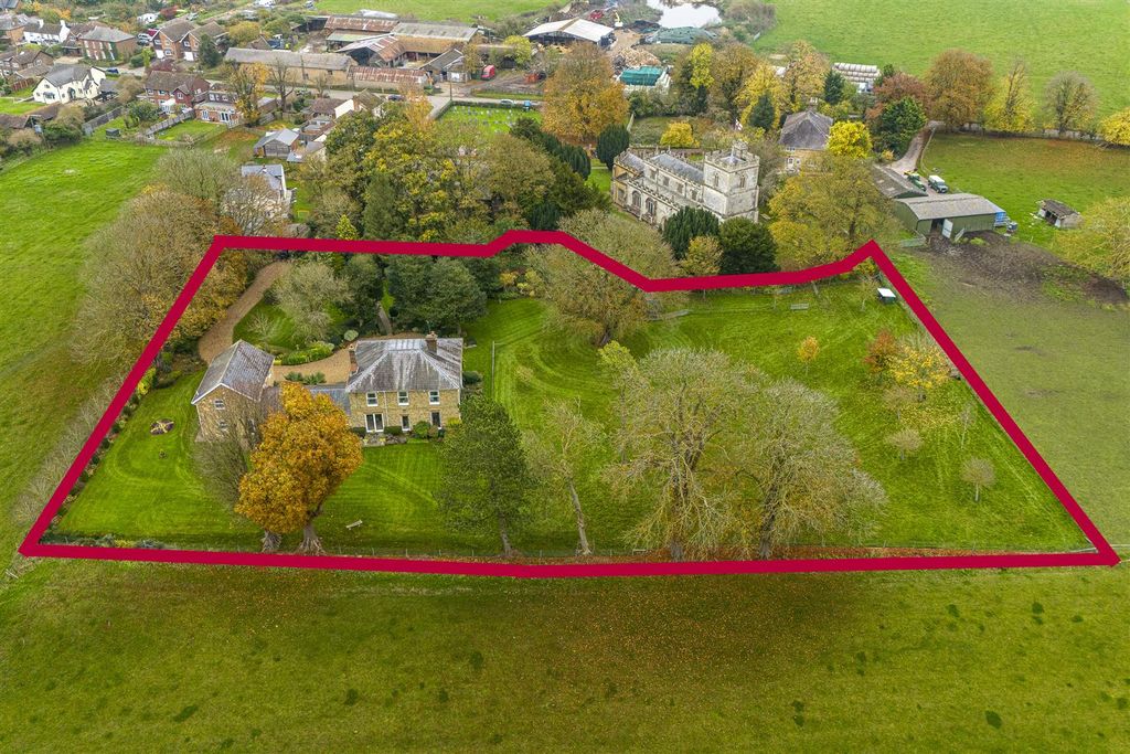 Additional image 38 of 6 bed detached house for saleThe Ride, Totternhoe, Bedfordshire LU6