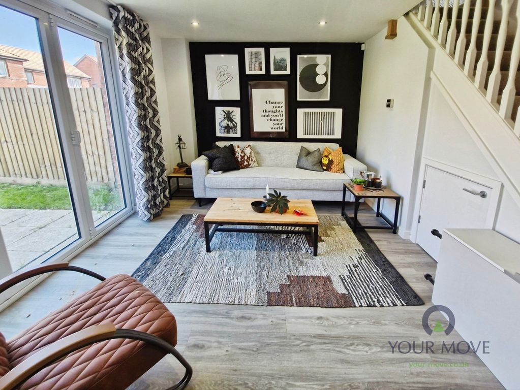 Property photo 3 of 14 Lounge