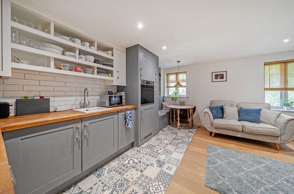 Property photo 3 of 11 1452034-14-69F209...
