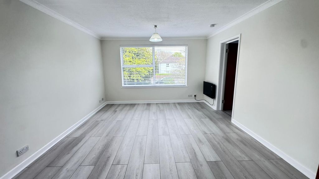 Property photo 3 of 18 Lounge.Jpeg