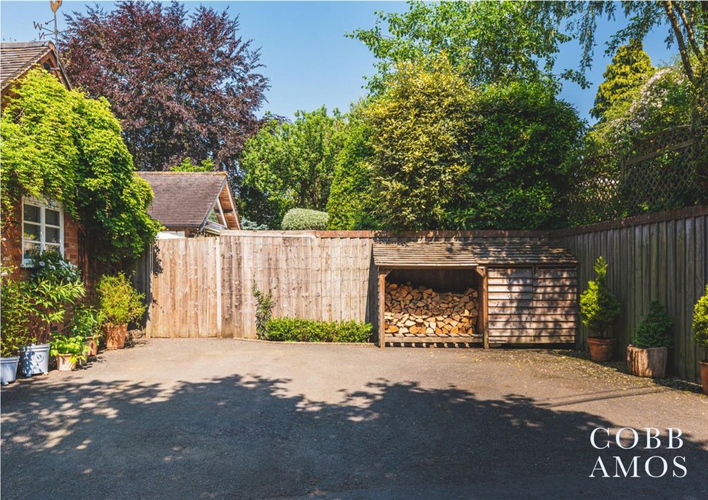 Property photo 3 of 23 Brick Corner House 14.Jpg