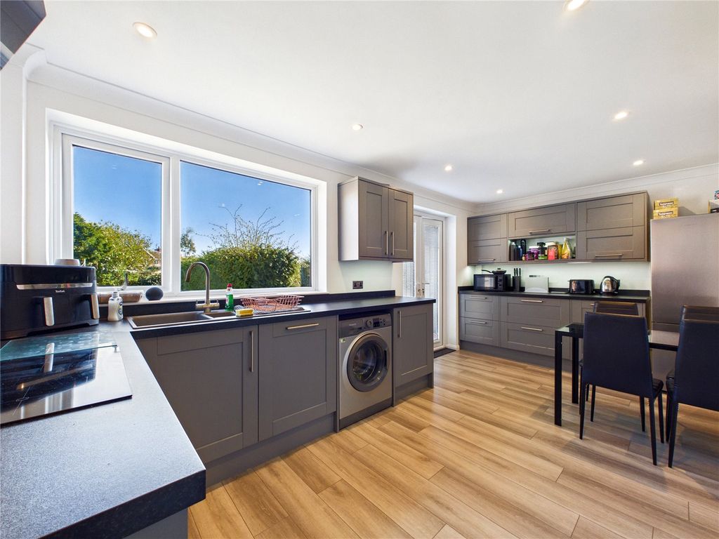 Property photo 1 of 10 Picture No. 04