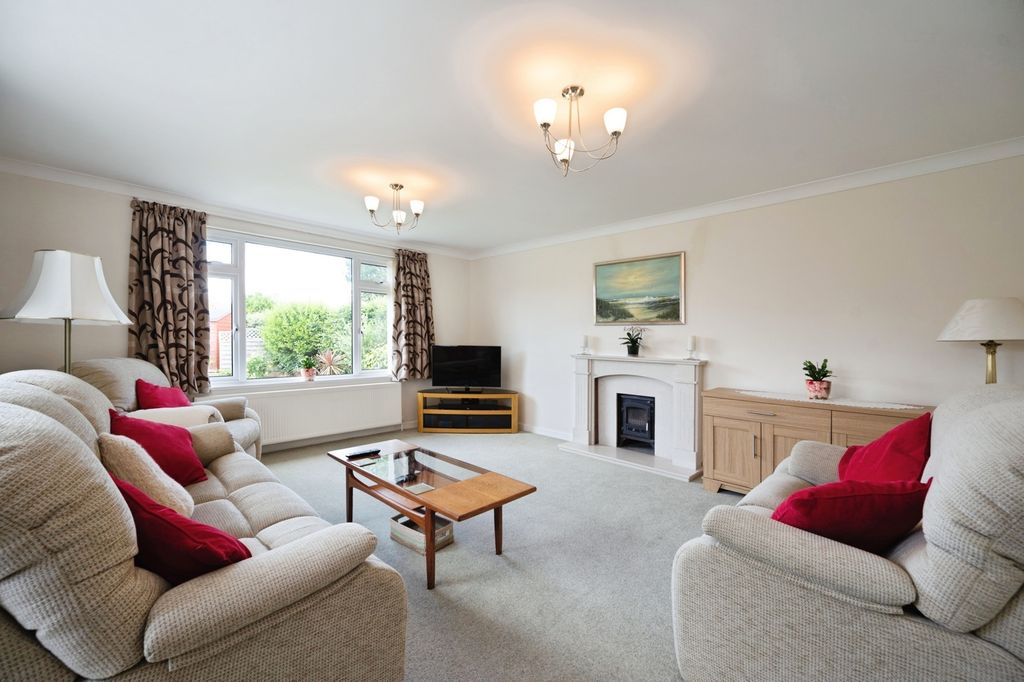 Property photo 2 of 19 Pbox-Img.Jpg
