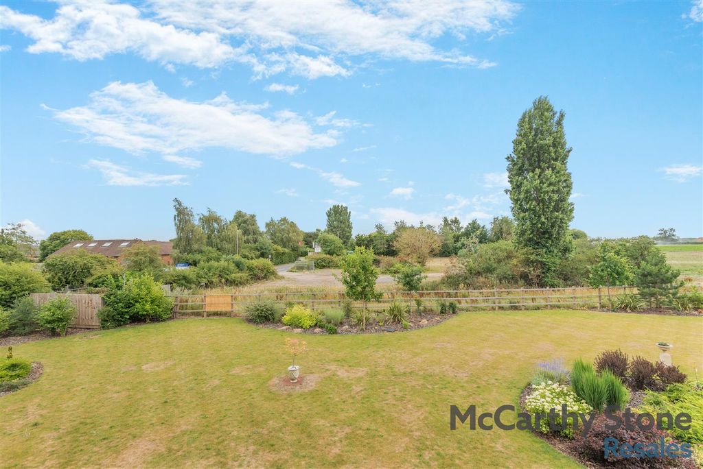 Property photo 3 of 15 8671206-Exterior05.Jpg