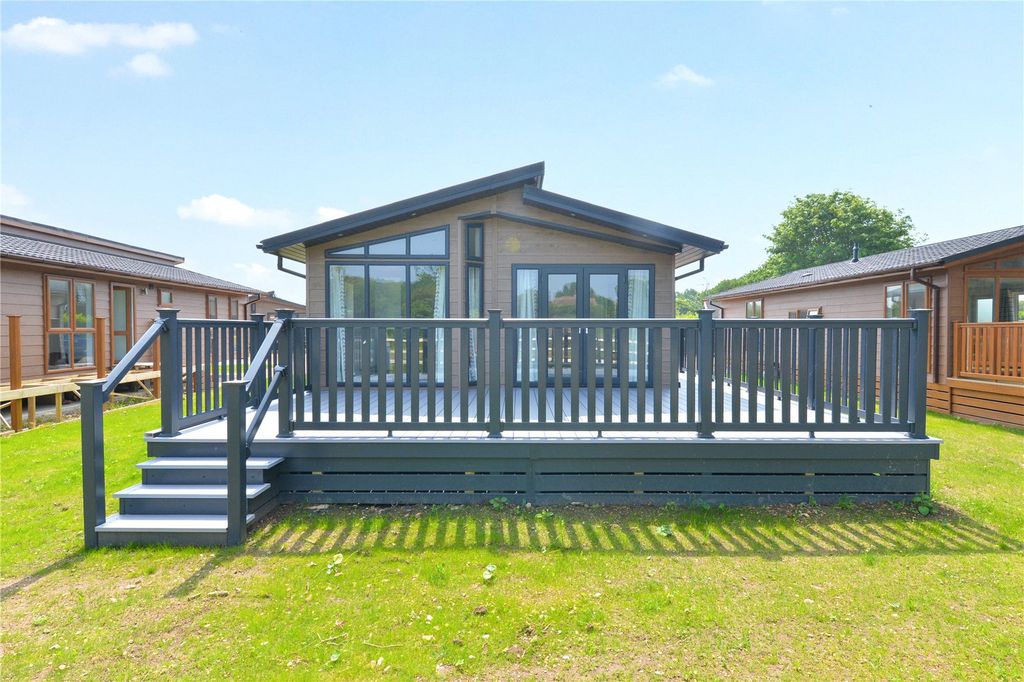 Property photo 1 of 16 Picture No. 32