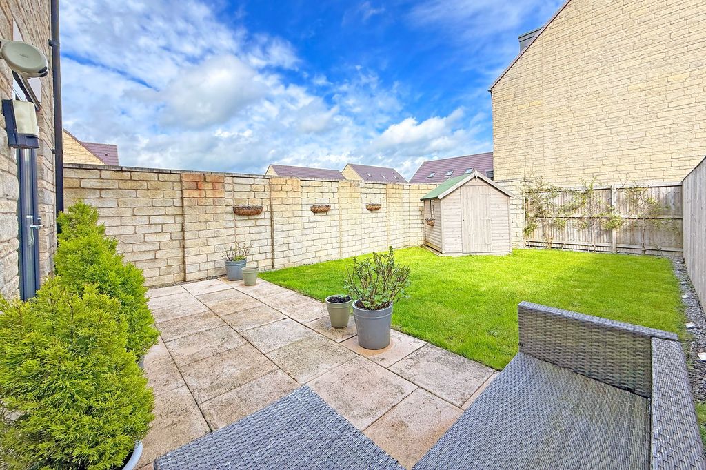 Property photo 2 of 15