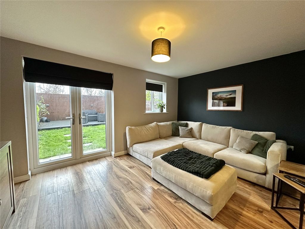 Property photo 3 of 18 Picture No. 23