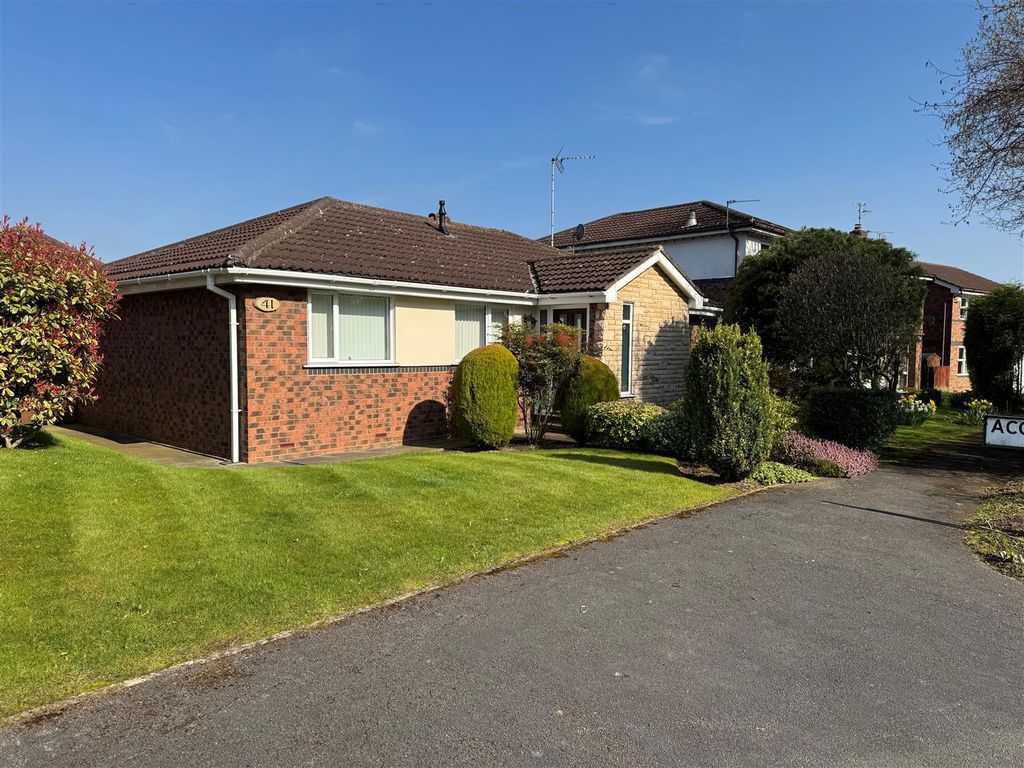 Property photo 1 of 16 41 Beverely Rd - Blue Sky Shot.Jpg