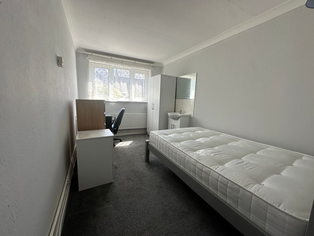 Property photo 2 of 10 Image