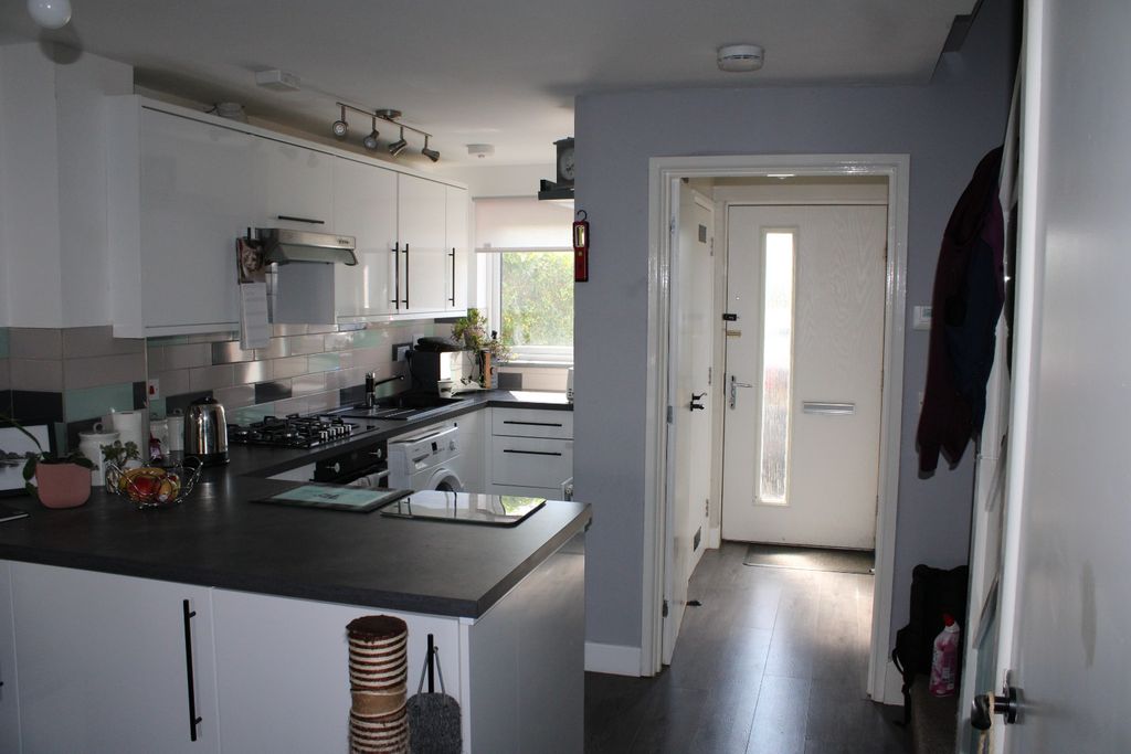 Property photo 3 of 17 5386182