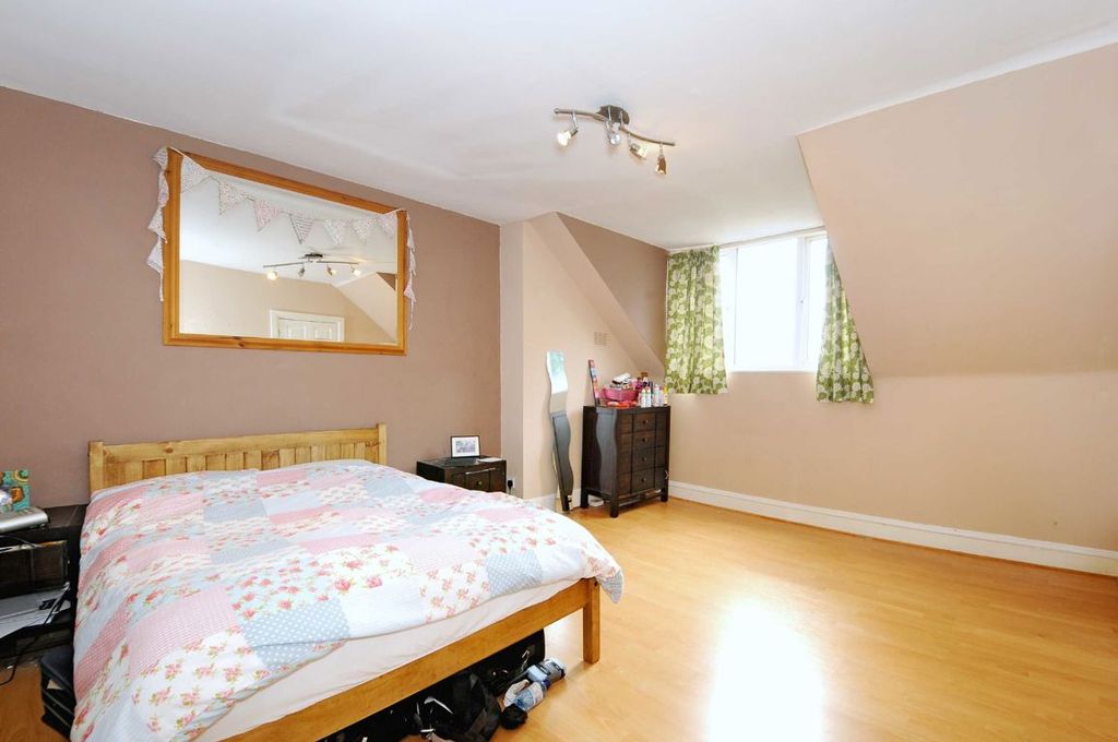 Property photo 3 of 5
