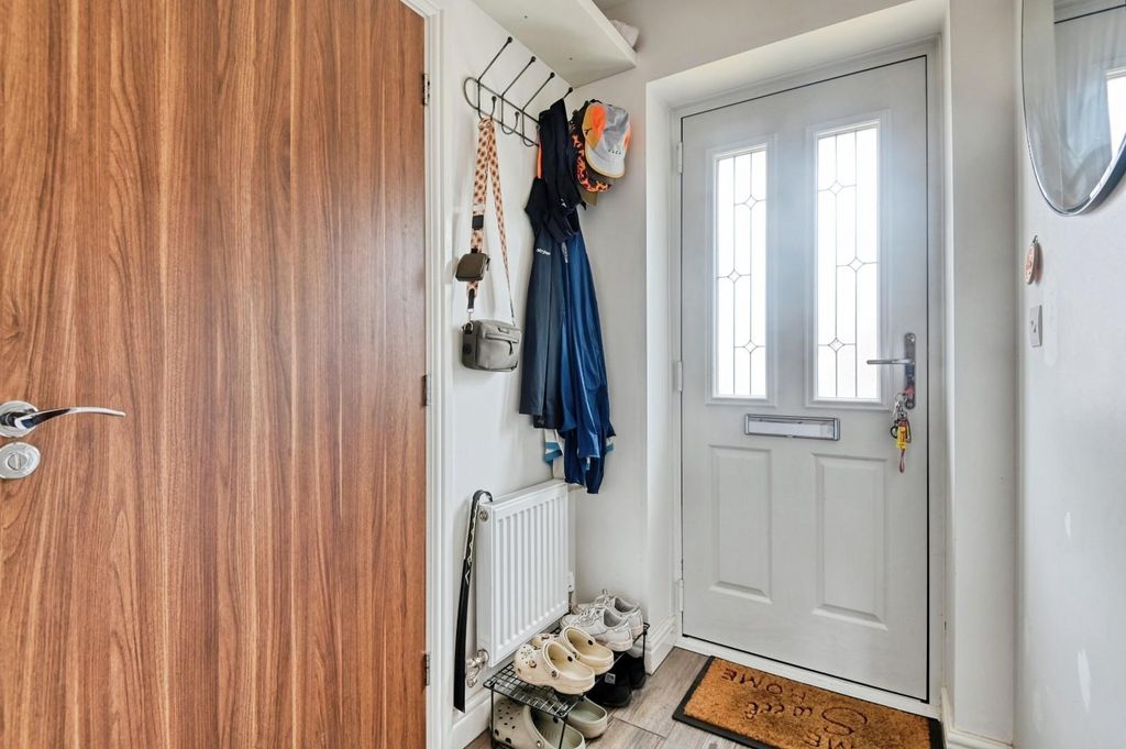 Property photo 3 of 26 84Cro9.Jpg