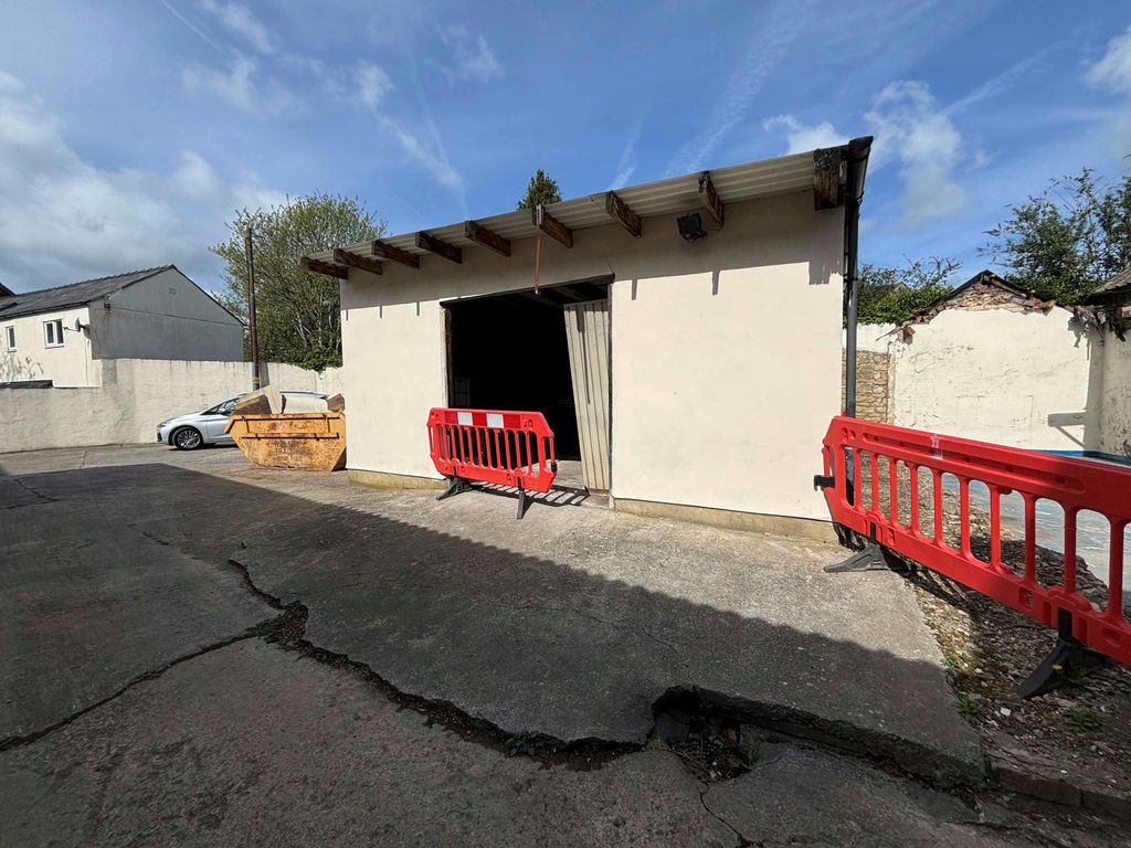 Property photo 3 of 6 Ext 3.Jpg