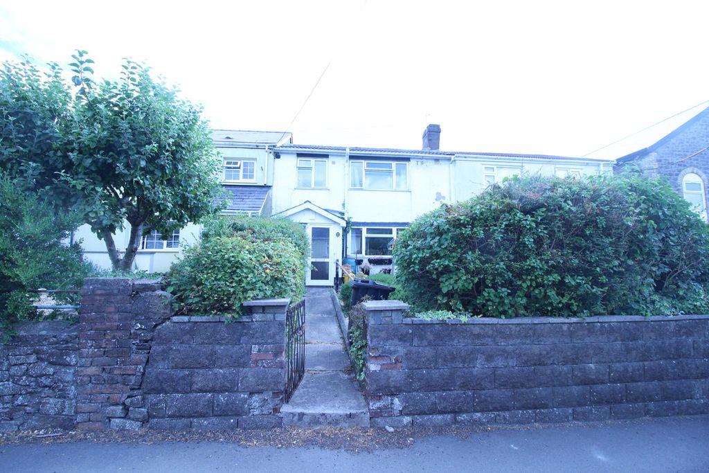 Property photo 1 of 9 Front (Exterior)
