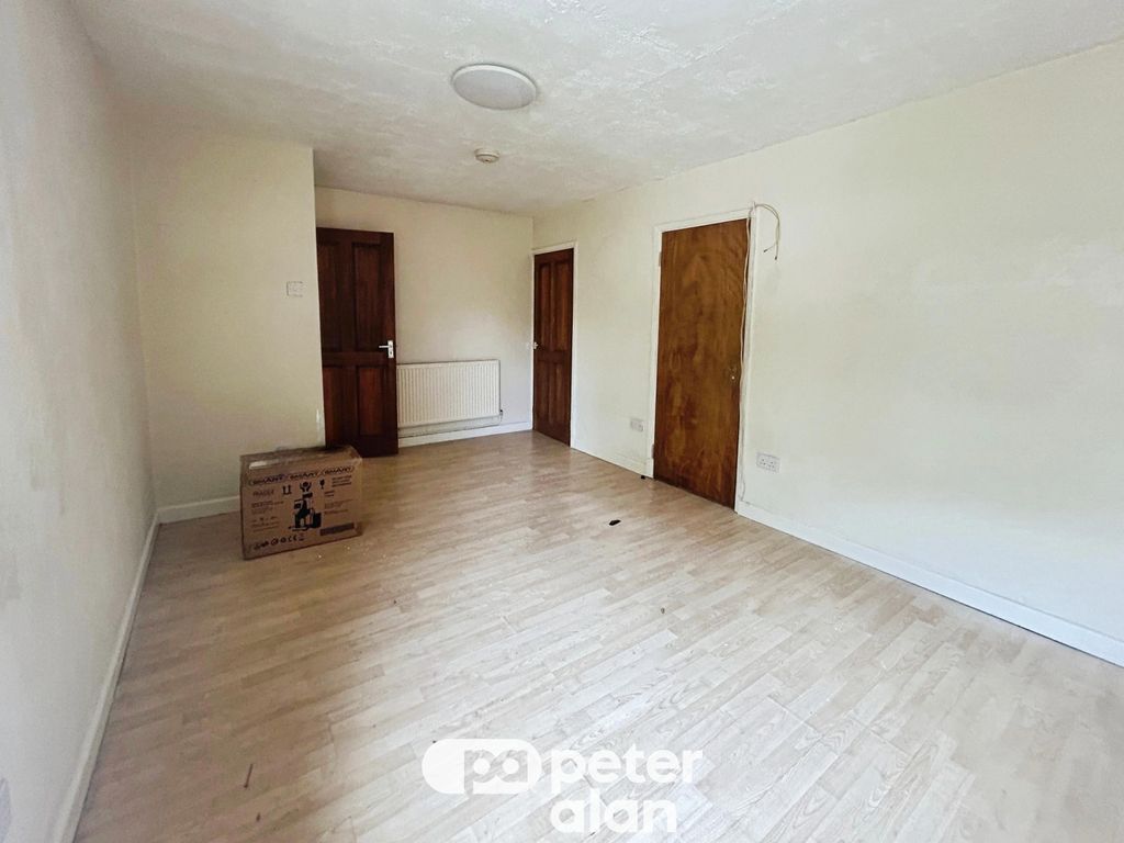 Property photo 2 of 5 Living Room