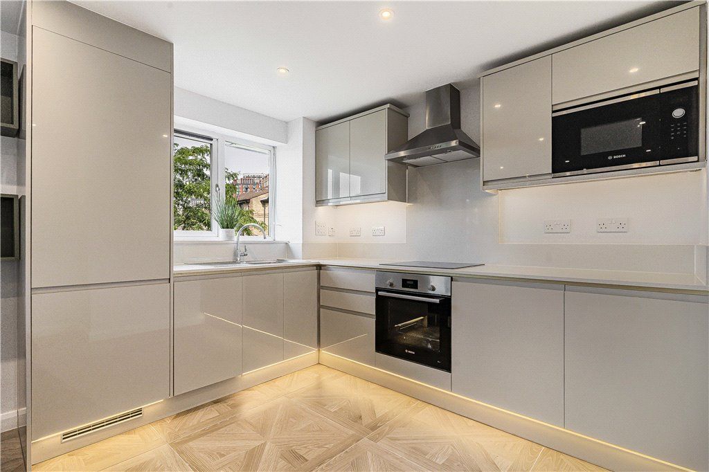 Property photo 1 of 8 Kitchen