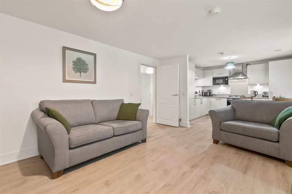 Property photo 3 of 21 Castlegate-6.Jpg