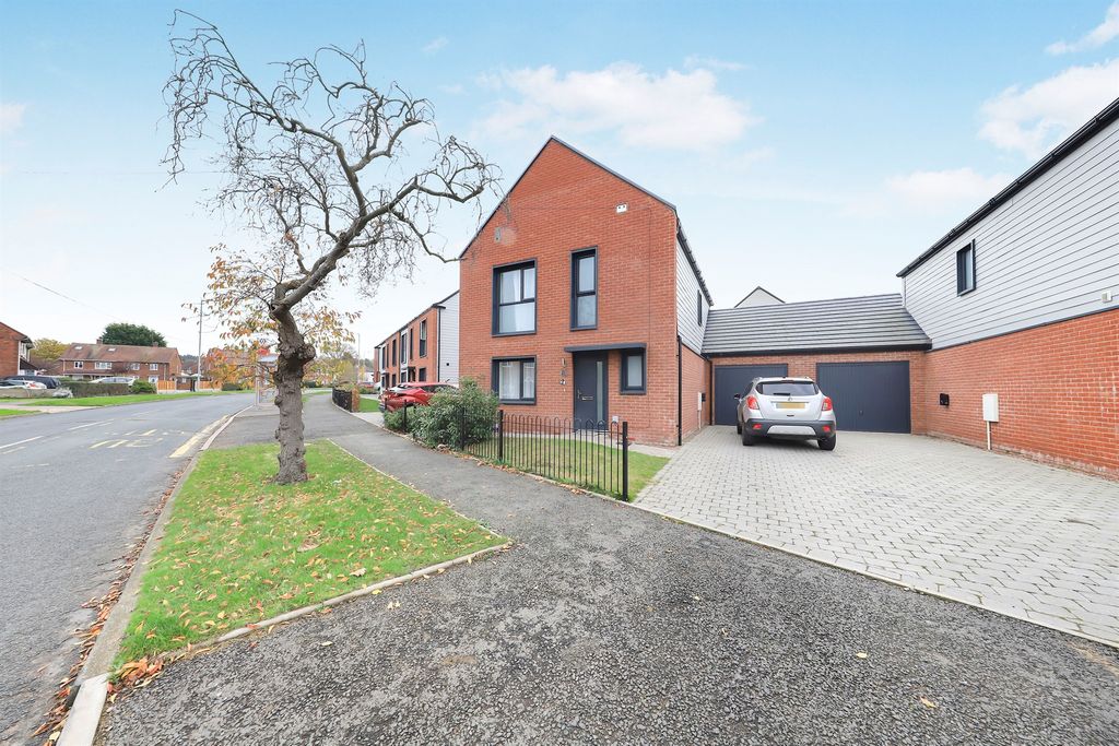 Property photo 1 of 14