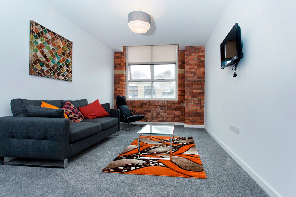 Property photo 2 of 25