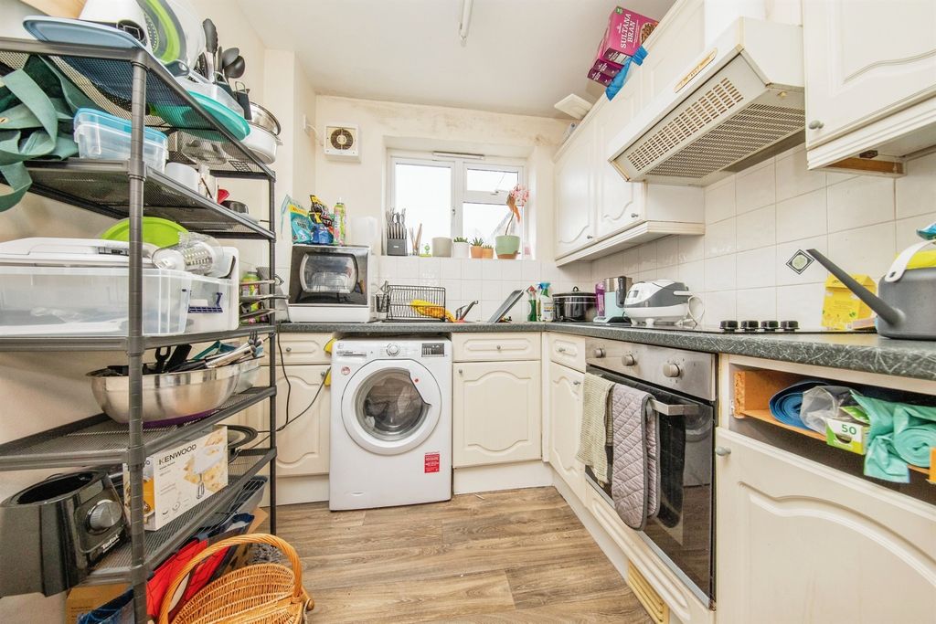 Property photo 2 of 9