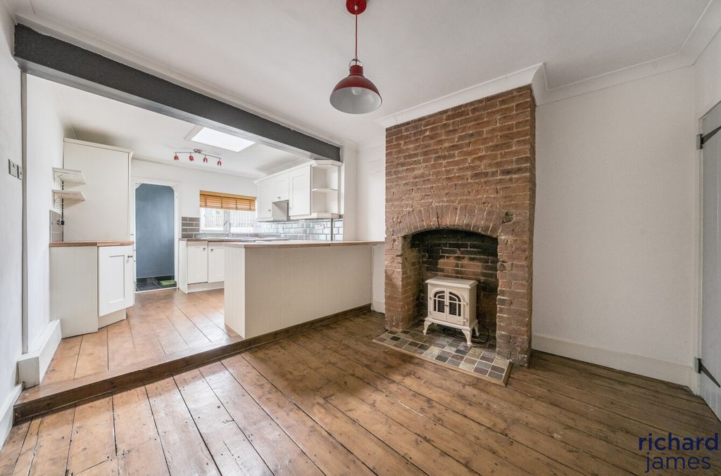 Property photo 3 of 12 457B906Ec7c441859d26F28Ff94B6d06