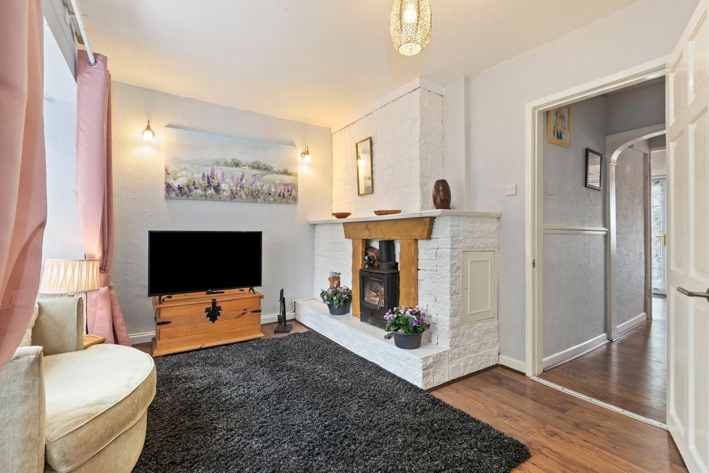 Property photo 3 of 27