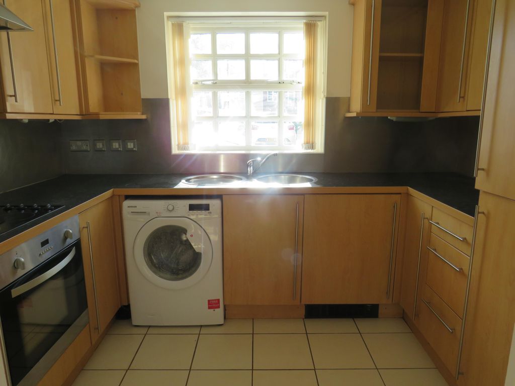 Property photo 3 of 6 Kitchen