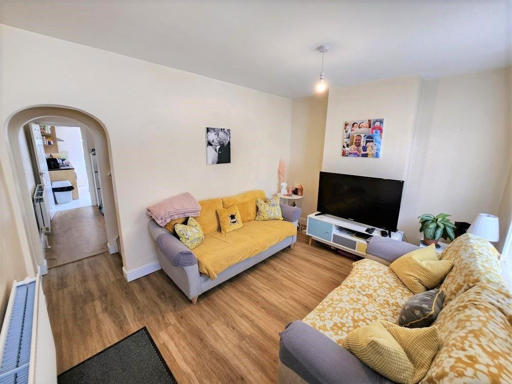 Property photo 3 of 11 Picture No. 02