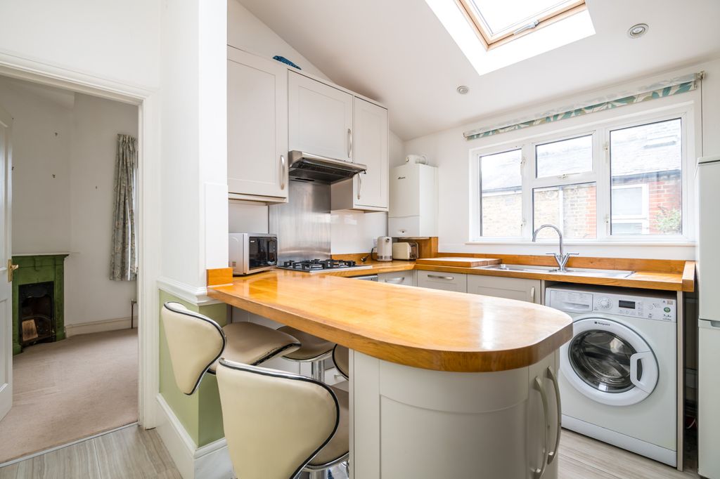 Property photo 3 of 17