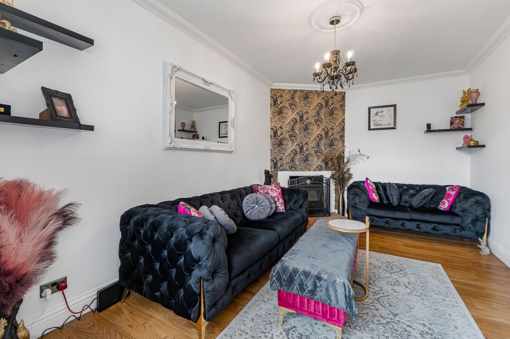 Property photo 3 of 26 Living Room