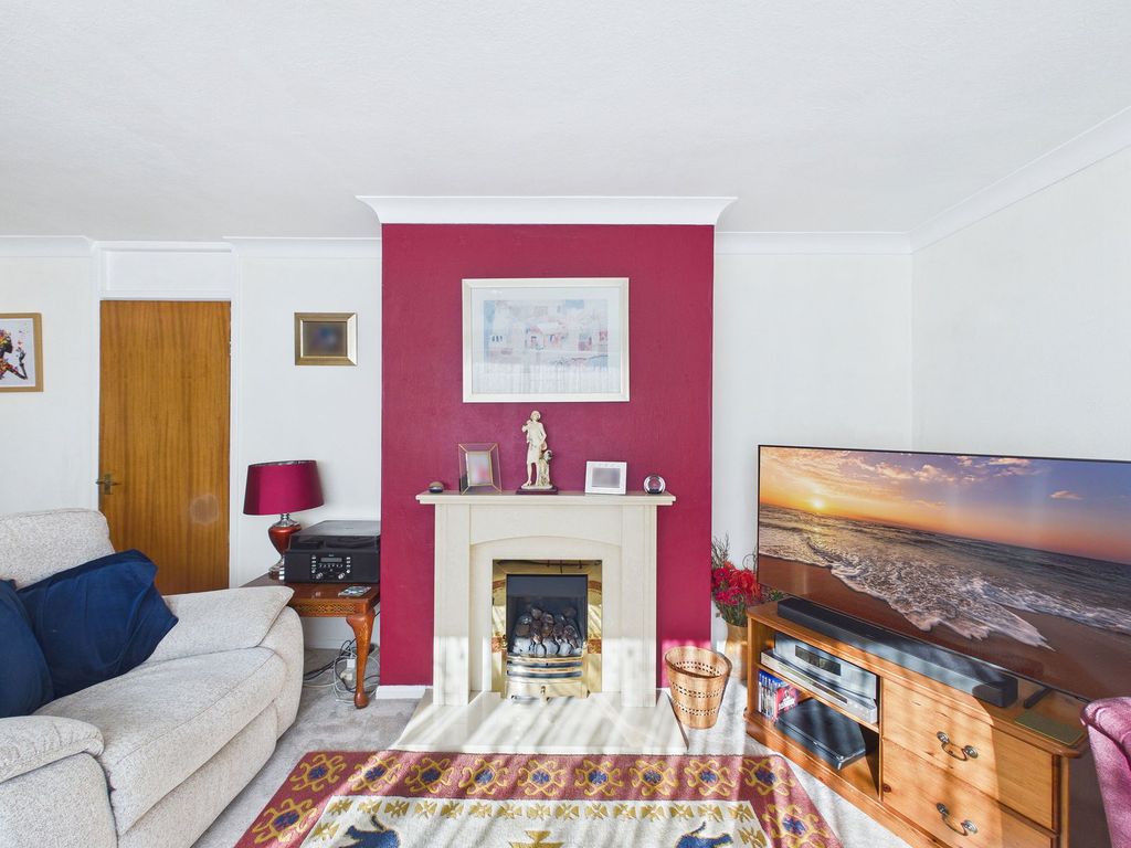 Property photo 3 of 28