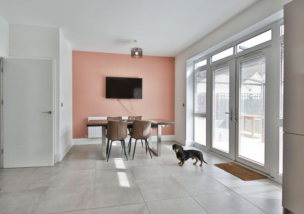 Property photo 3 of 15 4484585